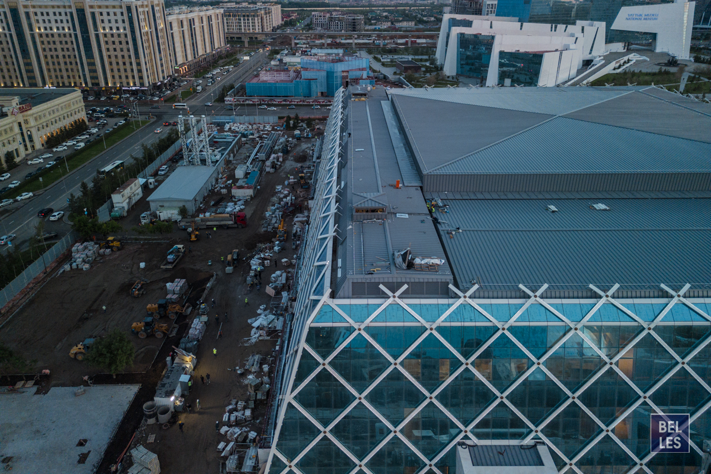 Строители подрались у Дворца независимости в Астане