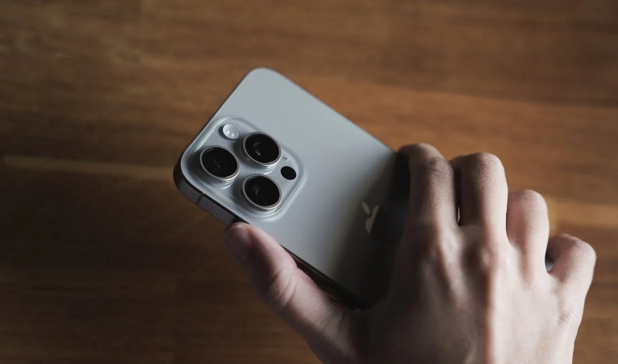 Почему Казахстан решил оставить телефонный код +7, который использует Россия?