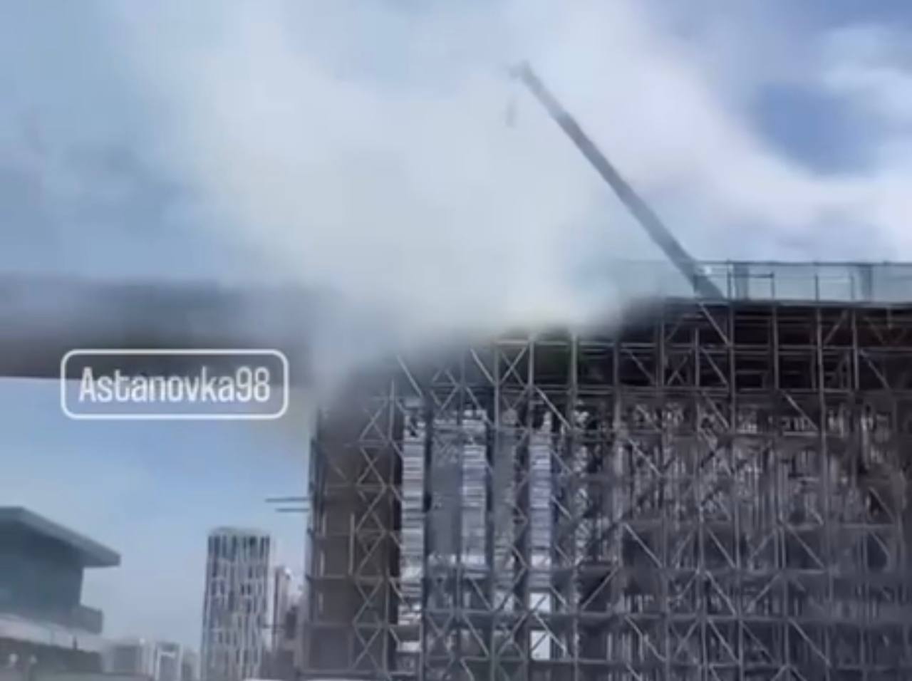 В Астане вновь горит LRT