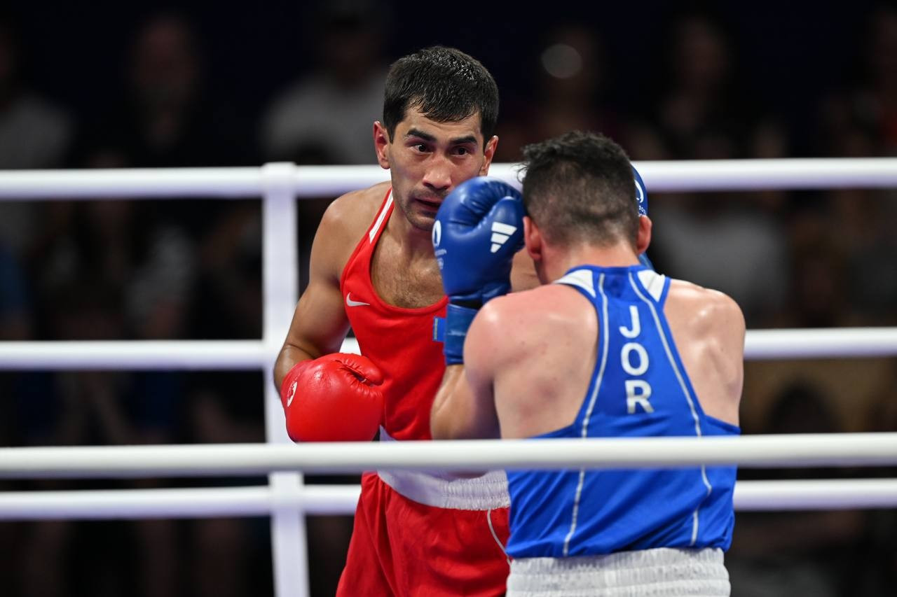 Первая потеря у боксеров. И какая! Знаменосец сборной Казахстана Асланбек Шымбергенов проиграл в первом бою на Олимпиаде