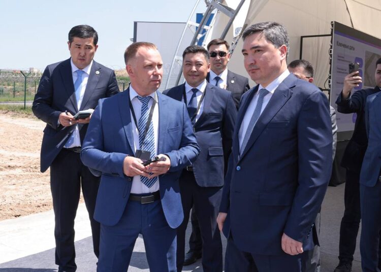 «Много критиканов»: премьер-министр намерен сделать Казахстан мощной автомобильной державой