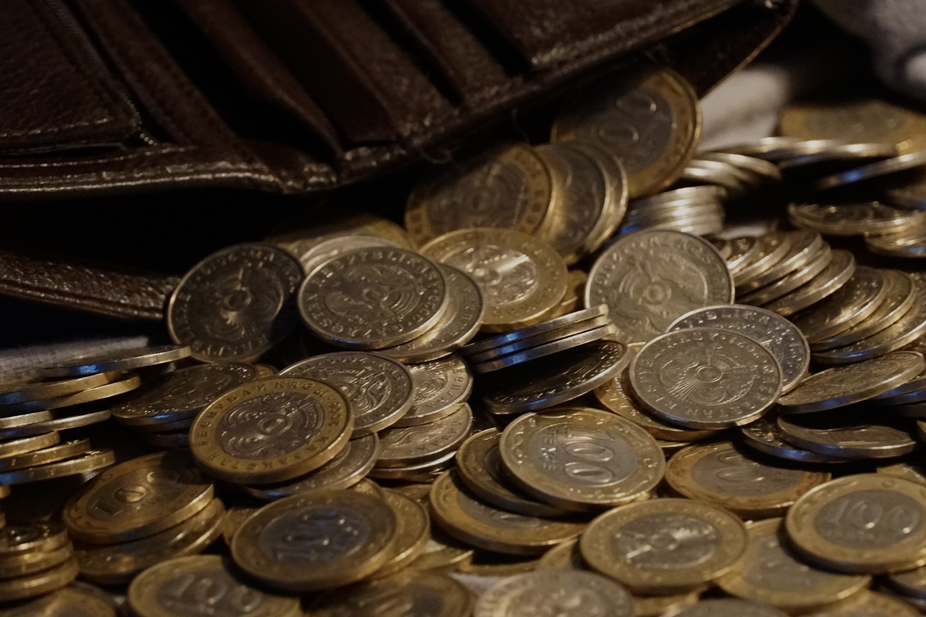 Модернизация сельского здравоохранения за 9 млн тенге: глава группы авторского надзора попался на получении взятки