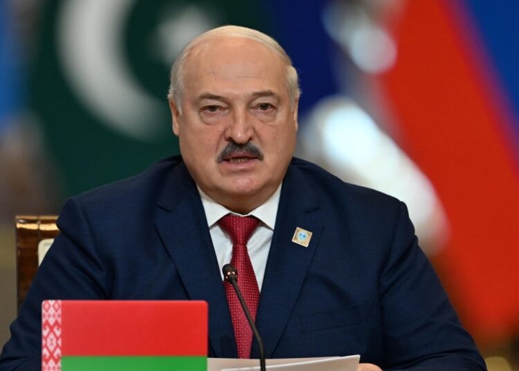 Тварь ли я дрожащая или право имею? Лукашенко заявил о необходимости найти альтернативу доллару