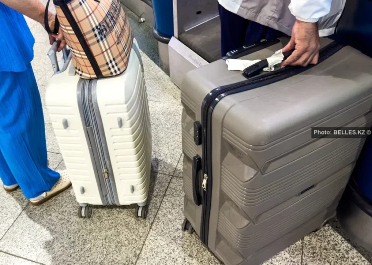 Ручной кладью по голове: авиакомпания FlyArystan снова оказалась в центре скандала