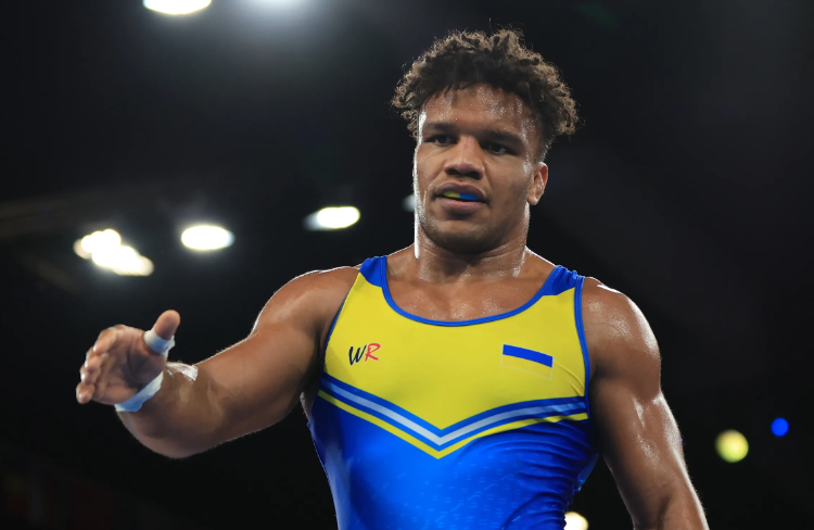 Мать – украинка, отец – руандец: Олимпийский чемпион и народный депутат с необычной внешностью завершил карьеру в Париже