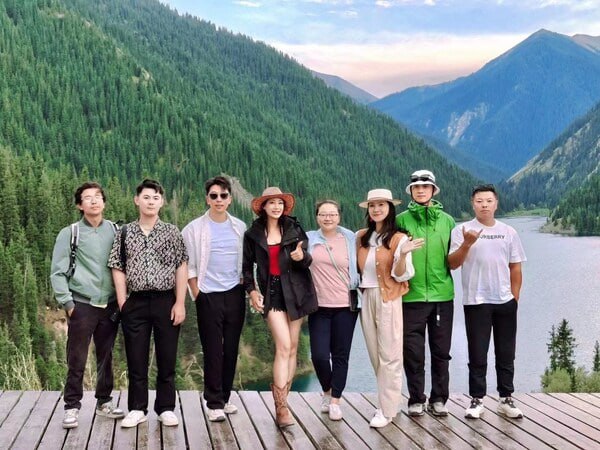 «Эйр Астана» наняла известных китайских блоггеров, чтобы показать загадочный мир Казахстана