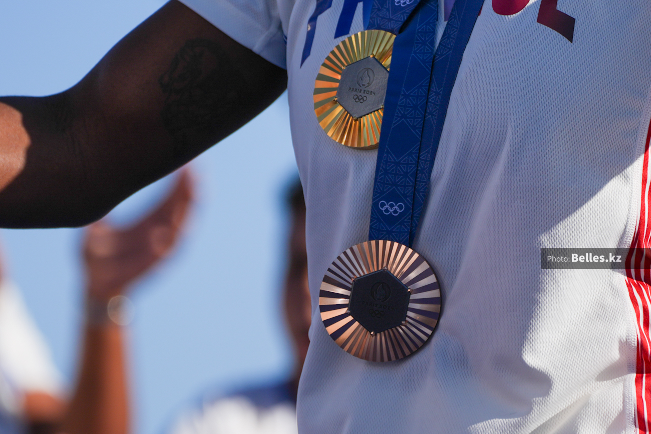 «Жұғысты болсын!»: аксакал пожелал Нурбеку Оралбаю повторить успех узбекских боксеров на Играх в Лос-Анджелесе