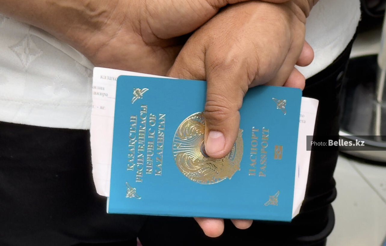 Житель ВКО имел двойное гражданство. Его оштрафовали почти на 370 тысяч тенге