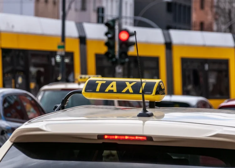 Таксисты на праворульных авто больше не смогут работать в Казахстане