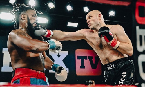 Казахстанский боксер Иван Дычко нокаутировал соперника из США