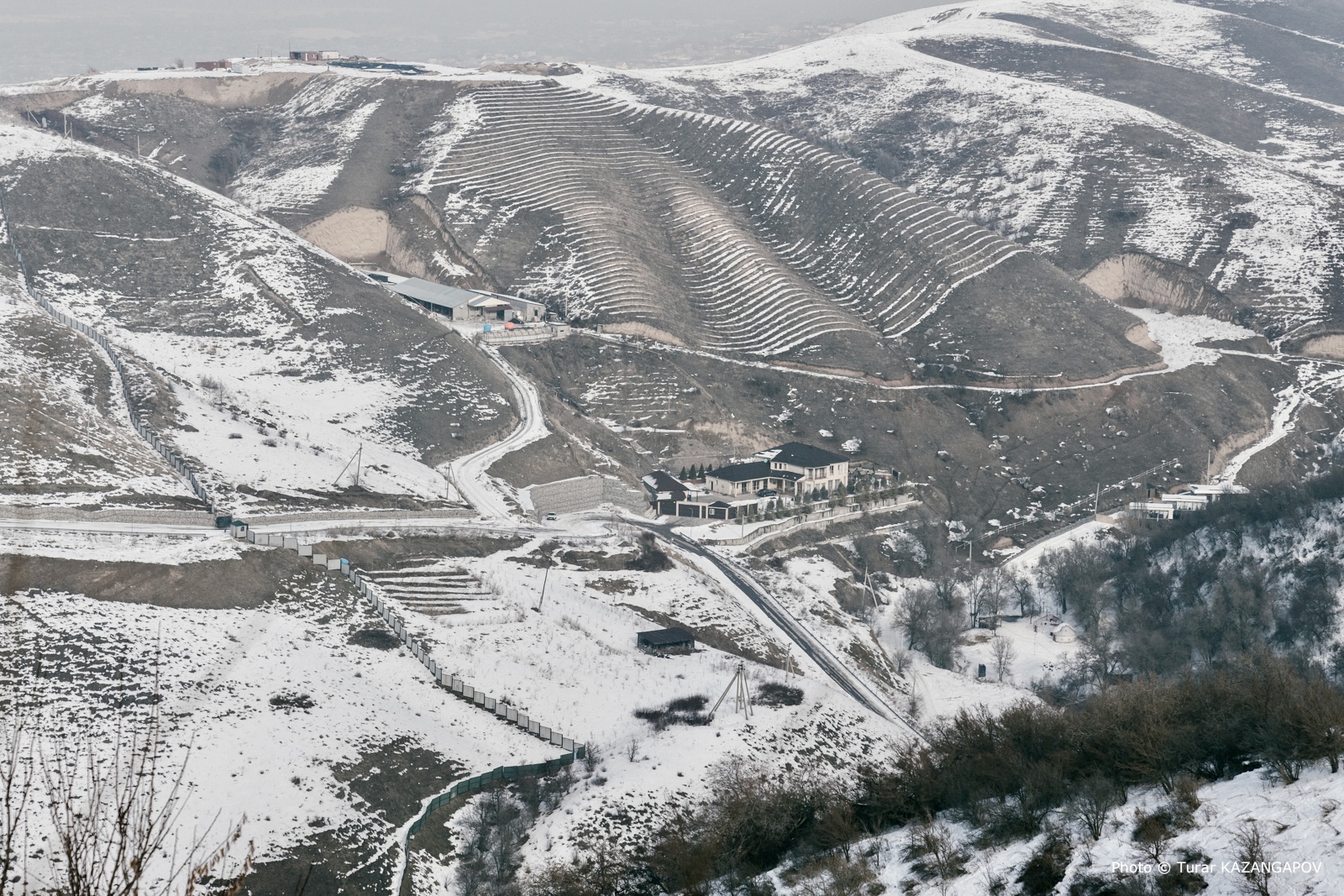 Опасные склоны Алматы: власти усиливают борьбу с оползнями и хаотичной застройкой