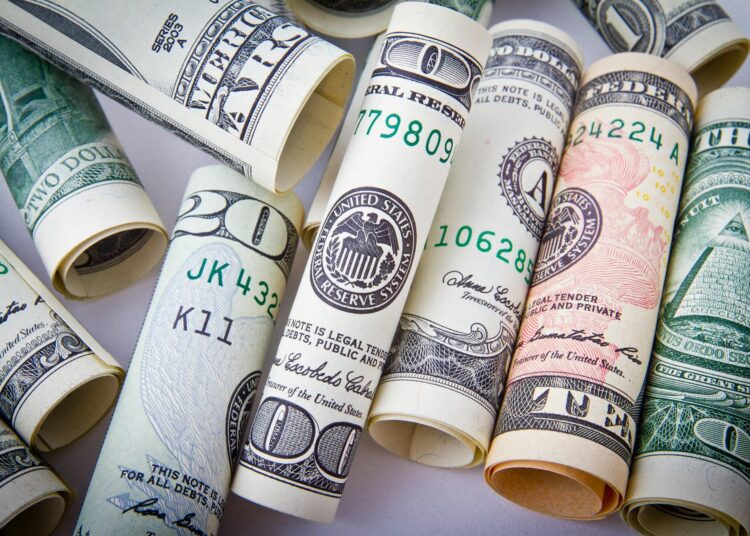 Нацбанк хочет запретить обменникам размещать табло с курсом на улице