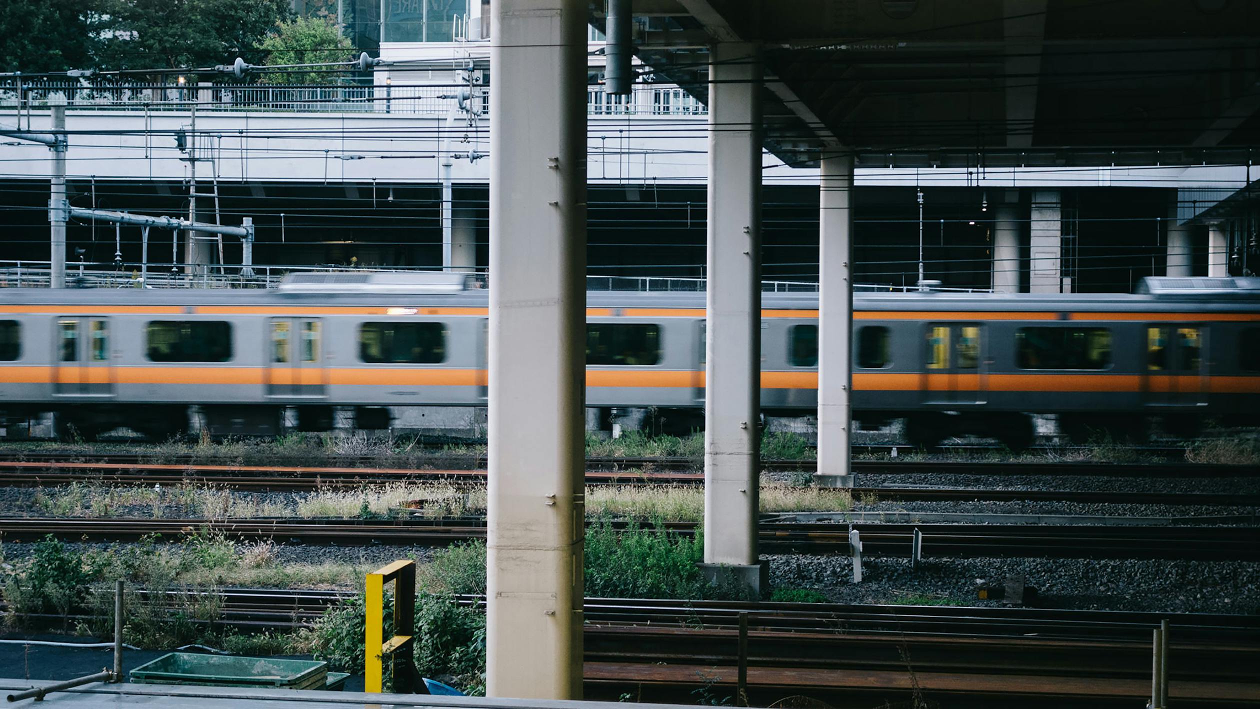 На участке Астана – Караганда загорелся пассажирский поезд