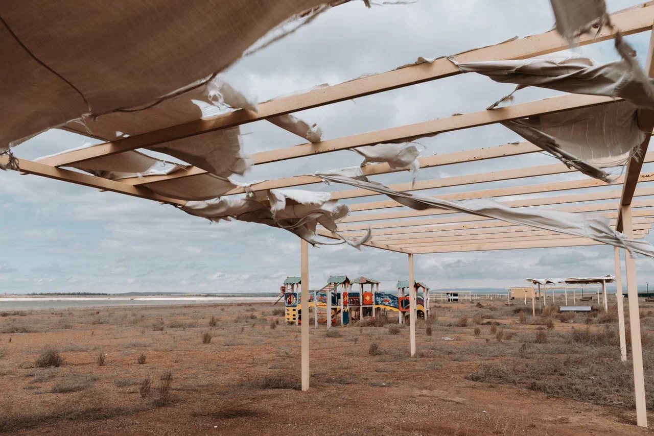 9 миллиардов в воду: почему пляж в Туркестанской области выглядит как заброшенная стройка