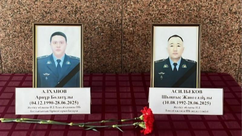 Служба ценой жизни: в Жетысу в ДТП погибли двое полицейских