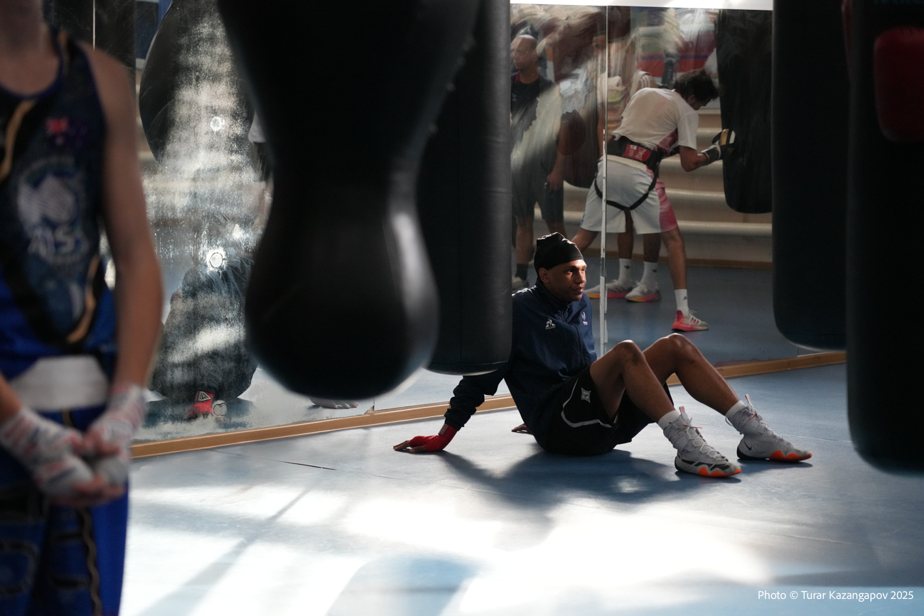 Сборные уже в Астане: что творится на тренировках известных боксеров