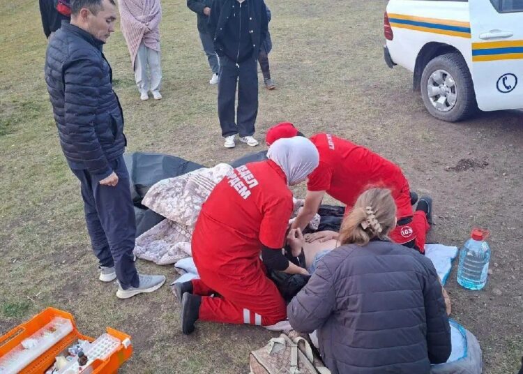 В Тургенском ущелье перевернулся автомобиль — водителя эвакуировали спасатели