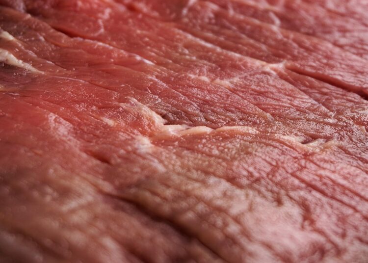 Слухи о заражённом мясе в Астане опровергли в Минсельхозе