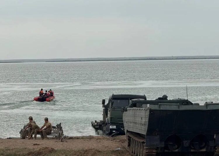 Военный вертолёт пропал под Алматой: фрагменты машины уже найдены, поиски продолжаются