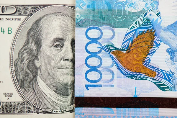 Курс доллара снизился к тенге на торгах 4 августа