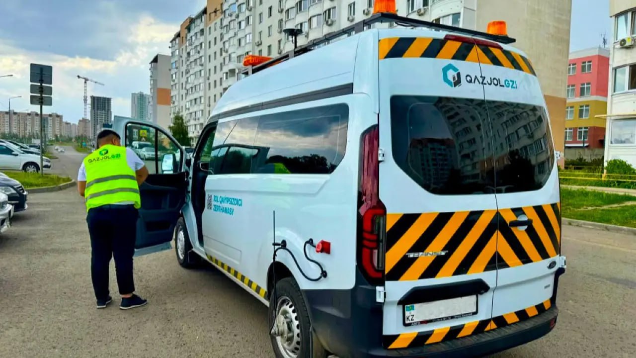 В Казахстане начнут оценивать качество дорог с помощью передвижной лаборатории