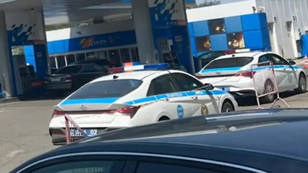 39 человек доставили в полицию после рейда на рынке Car City в Алматы