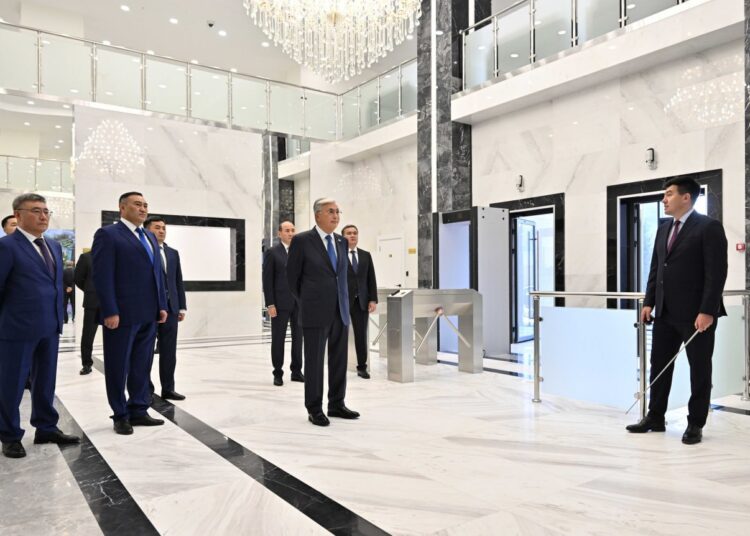 Токаев оценил новое здание департамента КНБ в Астане