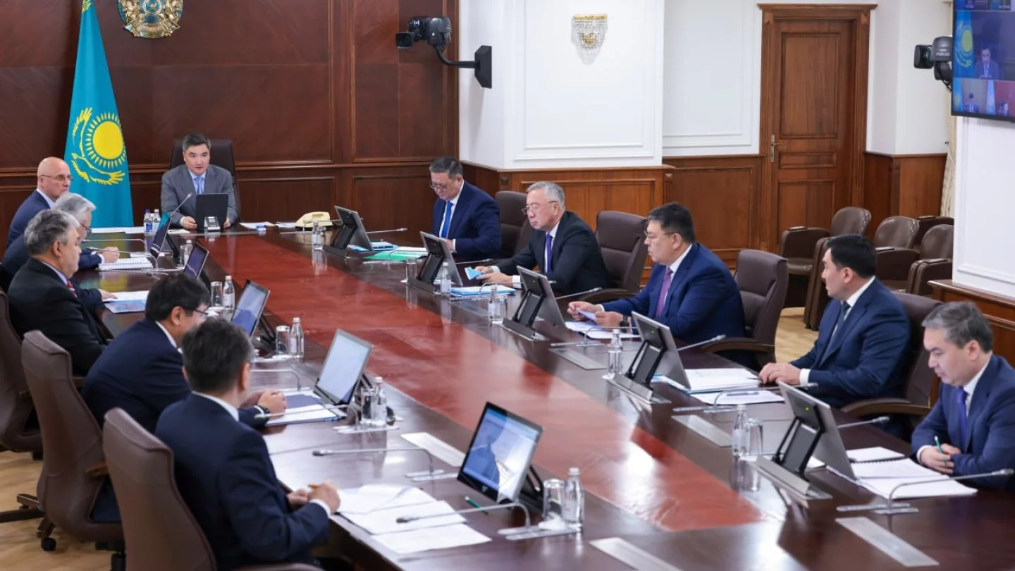 Бектенов раскритиковал акимов и KEGOC за срыв сроков подготовки к зиме