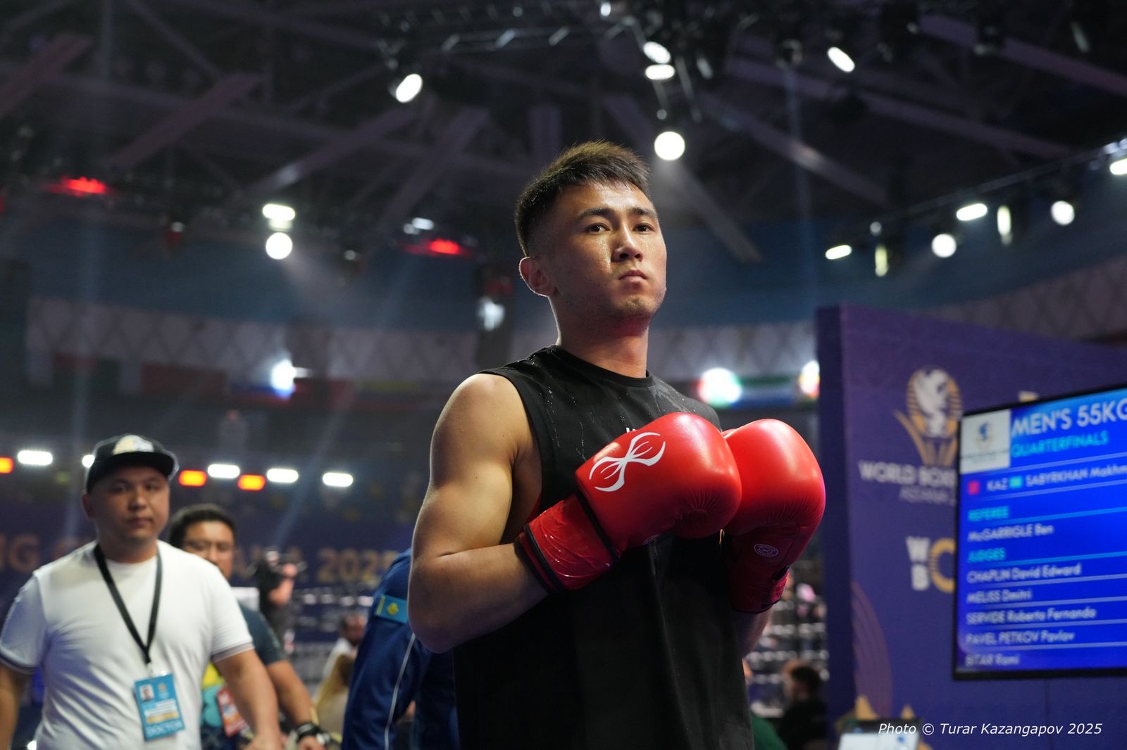 Махмуд Сабырхан нокаутировал соперника за минуту и вышел в четвертьфинал ЧМ