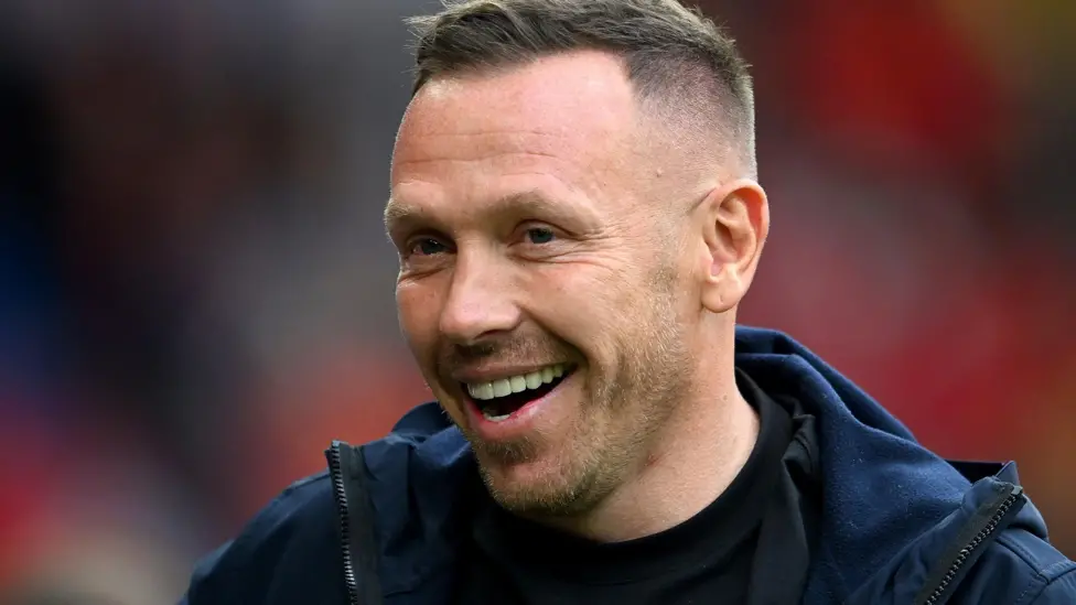 «Астана Арена» под огнём критики: тренер Уэльса унизил поле столичного стадиона