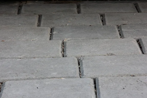 Двух акимов Алматы наказали за провал асфальта и кражу брусчатки