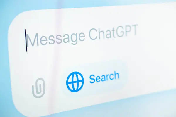 Депутат обеспокоен тем, что школьники делают уроки с помощью ChatGPT