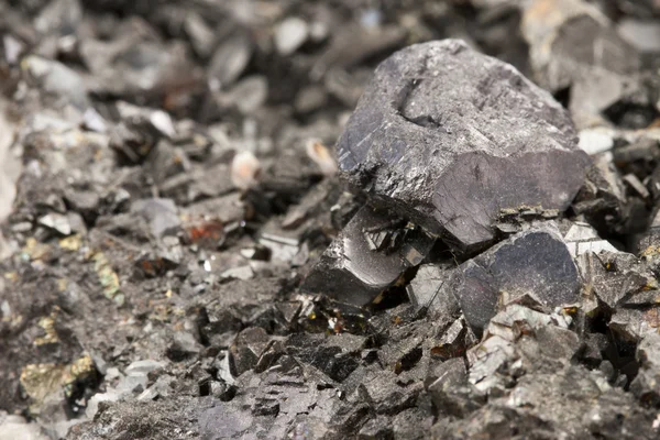 «Казцинк» оштрафовали на миллиард тенге за загрязнение экологии в ВКО