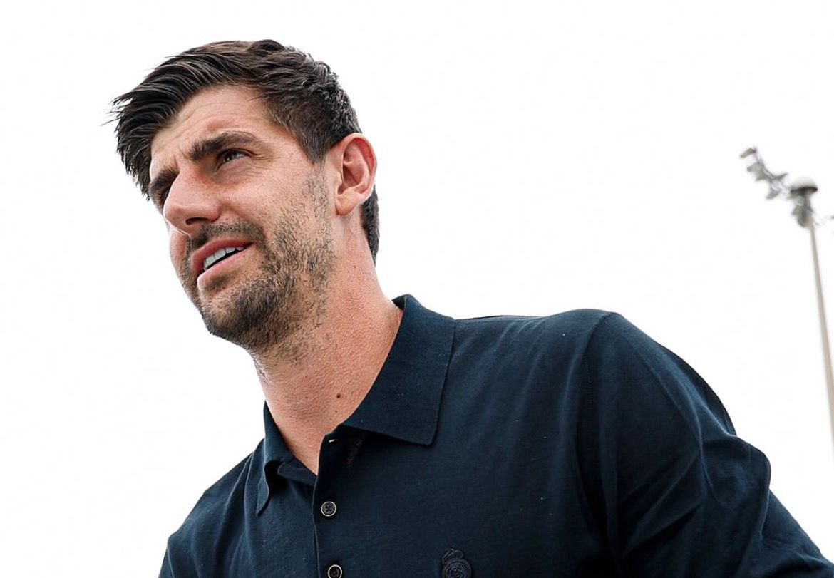 «Реал Мадрид» прибыл в Алматы: фанаты встретили команду в аэропорту