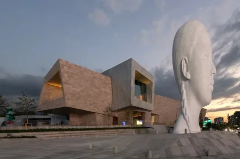 Новый музей искусств в Алматы пострадал от вандалов в первые дни работы