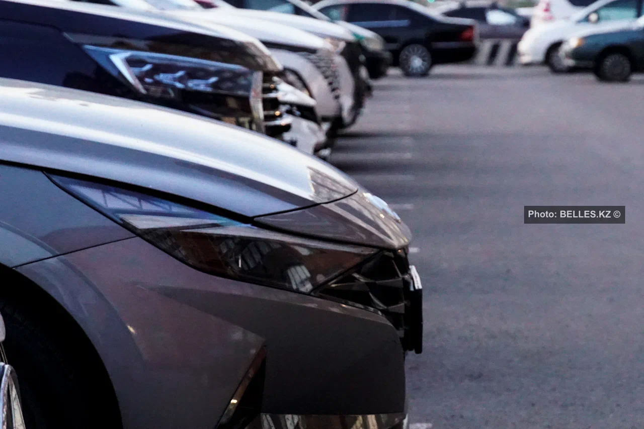 Мошенник обманул жительницу СКО на 585 тысяч тенге, пообещав оформить авто