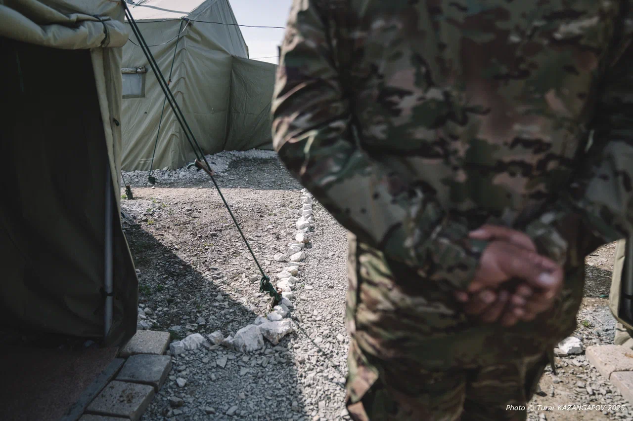 Руки связаны — семья 19-летнего срочника отвергает версию о самоубийстве