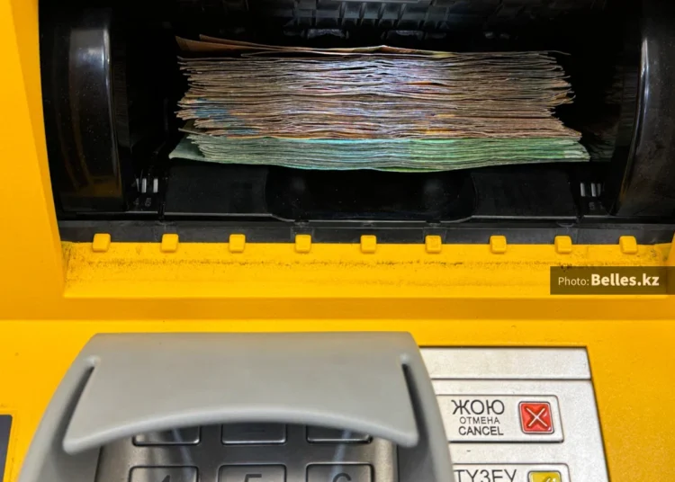 В Казахстане при пополнении карт свыше 500 тысяч тенге нужно будет указывать ИИН отправителя