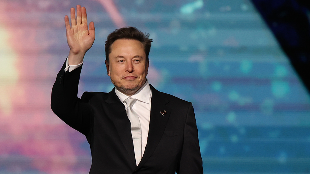 Илон Маск впервые в истории достиг состояния 500 миллиардов долларов — рекорд, который потряс мир