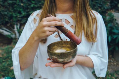 «Клялась Кораном и обещала чудеса»: в Актобе судят целительницу, обманувшую людей на полмиллиарда