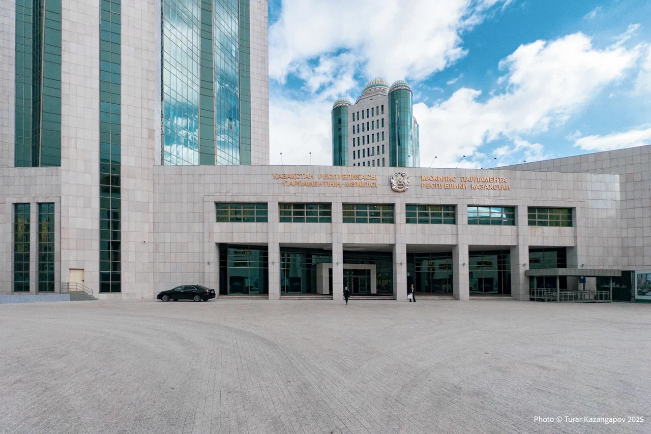 Мажилис принял в работу новые законопроекты о правосудии и международных соглашениях