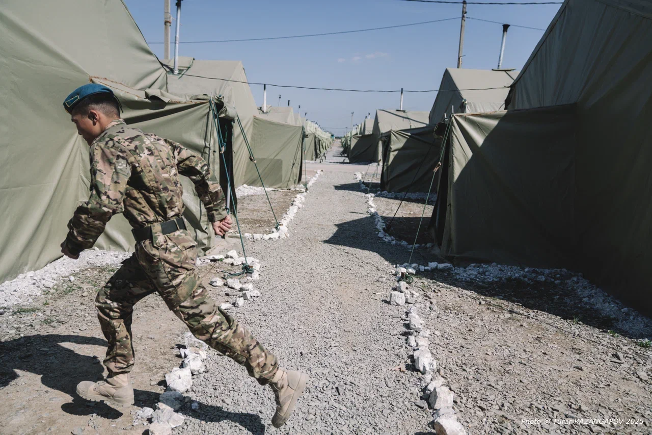 Инцидент в алматинской воинской части: солдат в больнице после прыжка с высоты