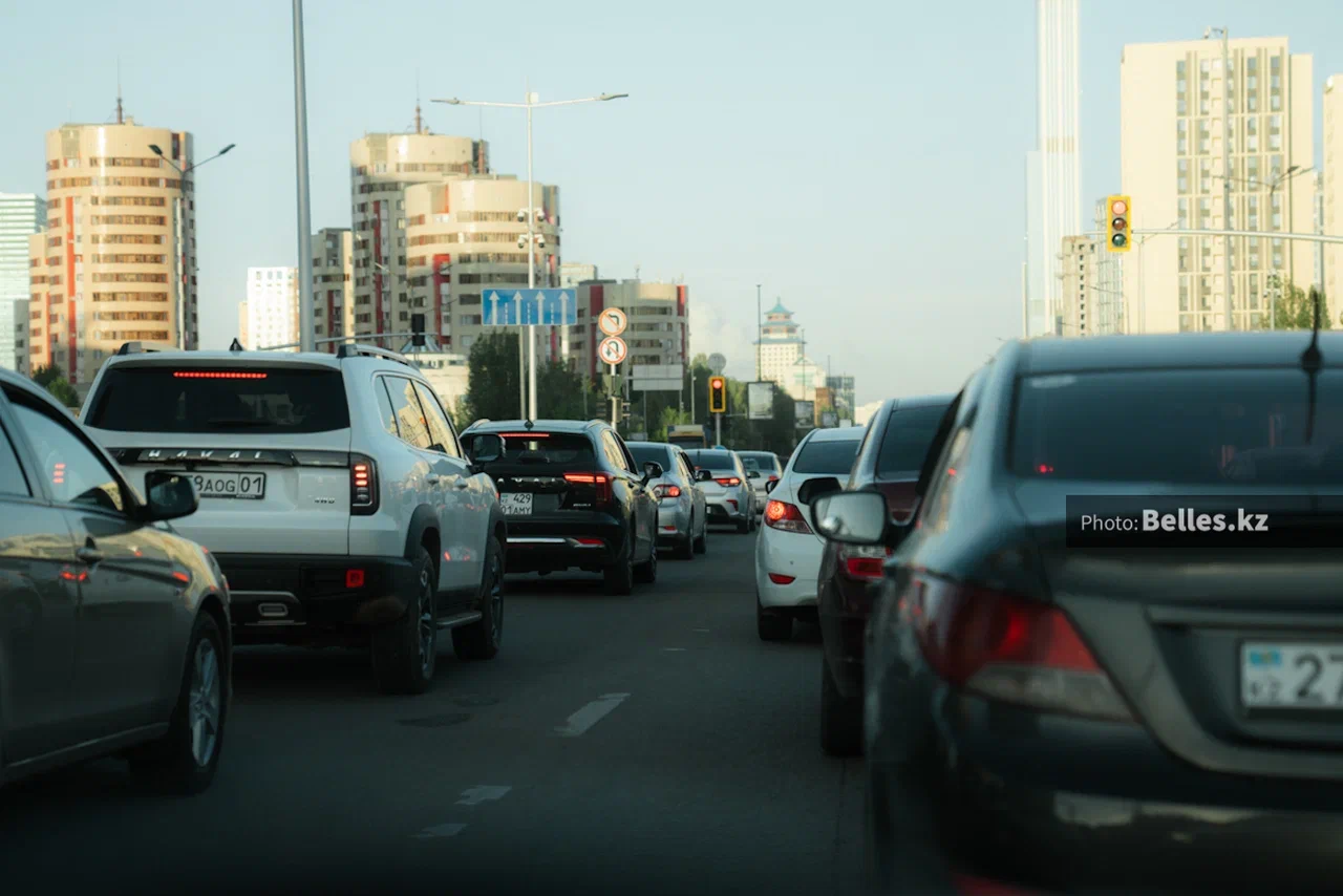 Запрет на ввоз автомобилей старше 7 лет в Казахстане отложили