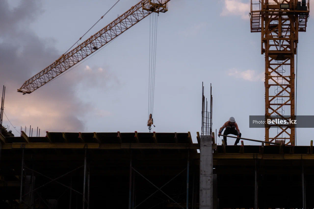 Мурат Абенов предложил штрафовать строителей за некачественную работу