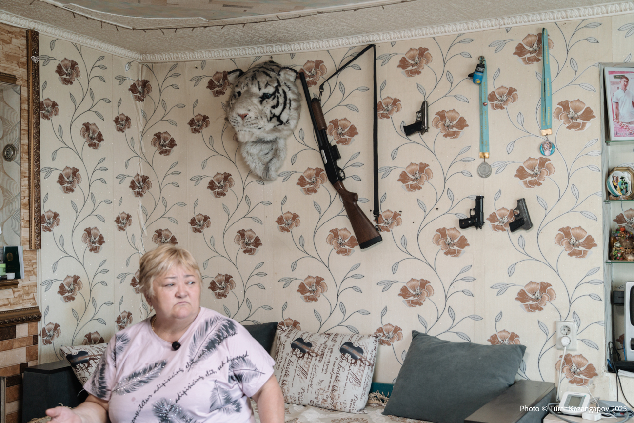 «Мы пойдем жить в акимат?»: после крупнейшего паводка в Казахстане семья из Макинска так и не получила помощь