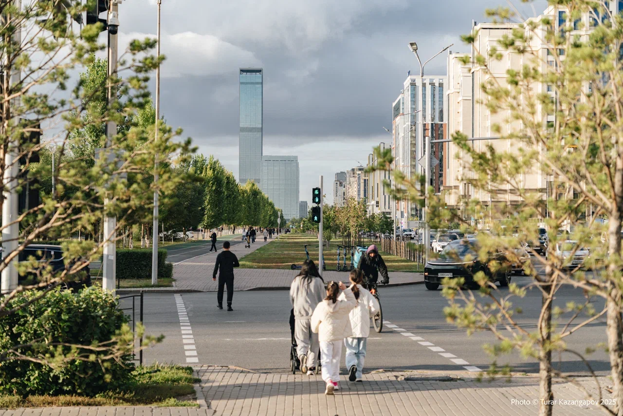 Более 631 млрд тенге выплатили казахстанцам по уходу за детьми