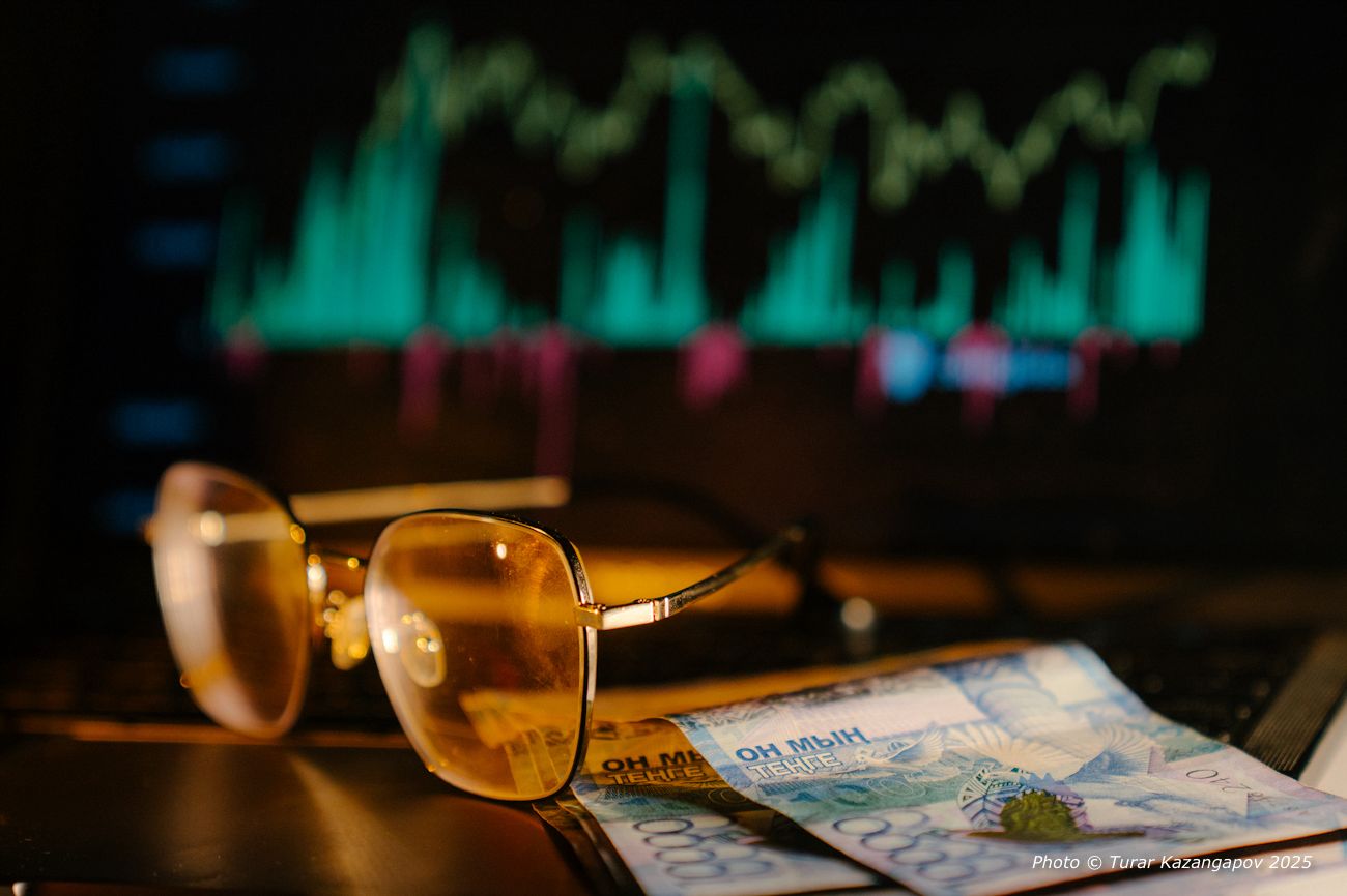 В Казахстане установили порог налоговой задолженности для блокировки счетов и запрета на выезд