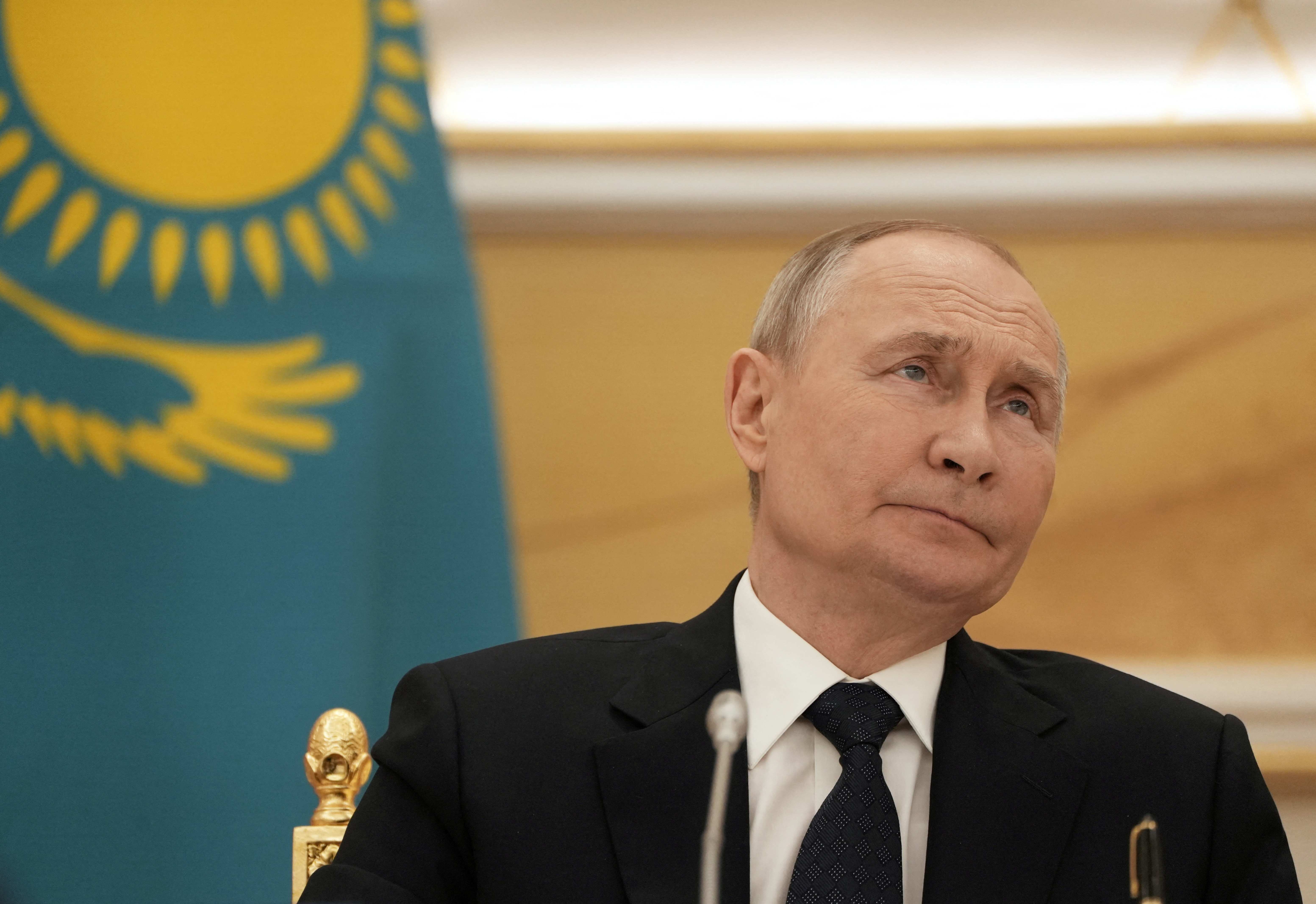 Путин высказался о скоплении фур на границе с Казахстаном