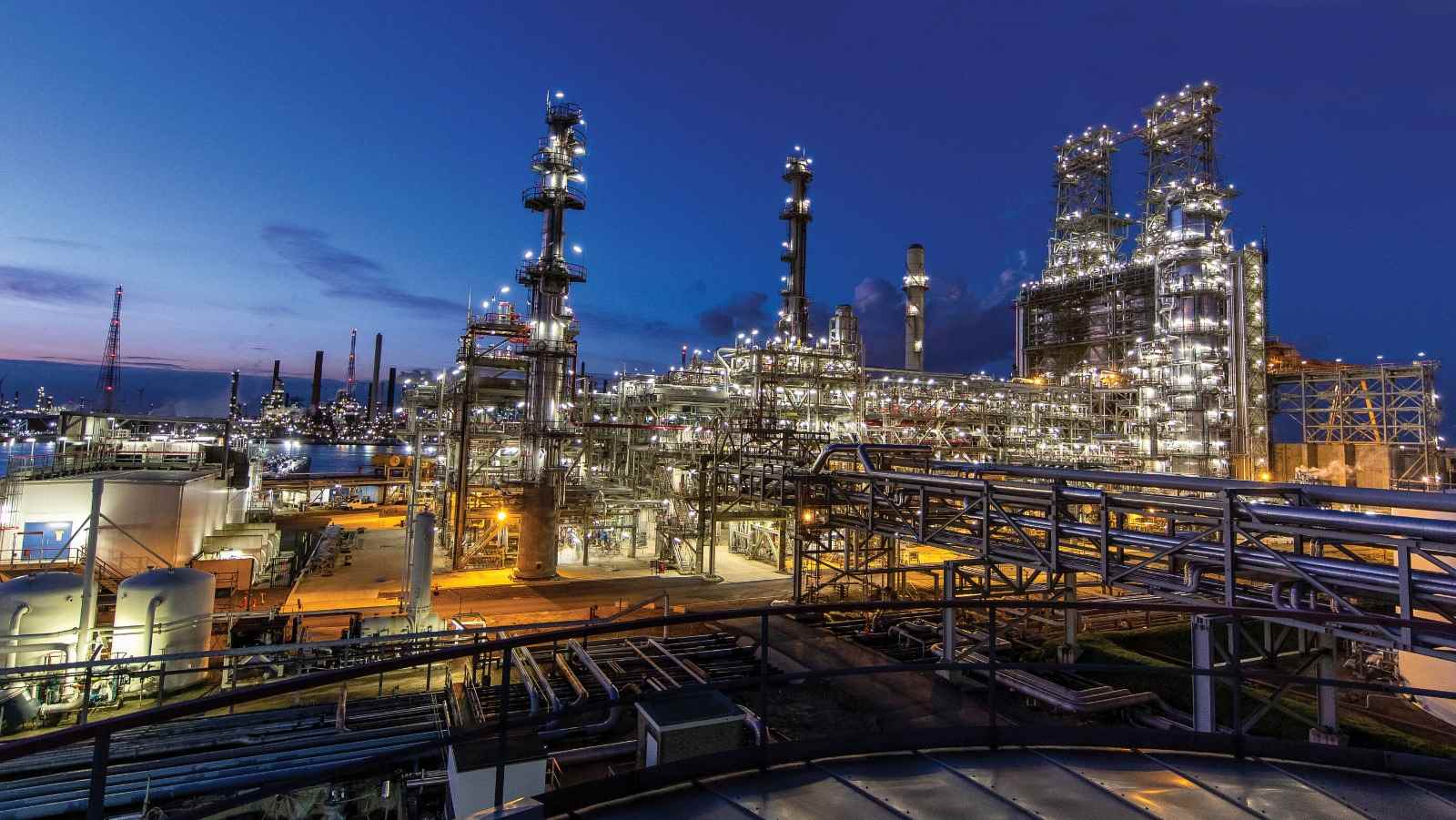 Американская Exxon Mobil заинтересовалась покупкой казахстанских активов Лукойла