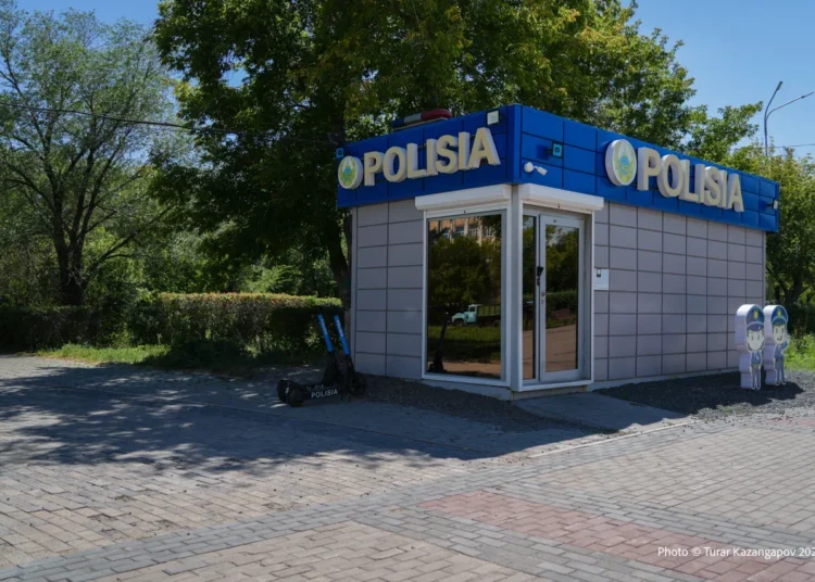 Полицейского из Караганды выписали после трагедии в опорном пункте